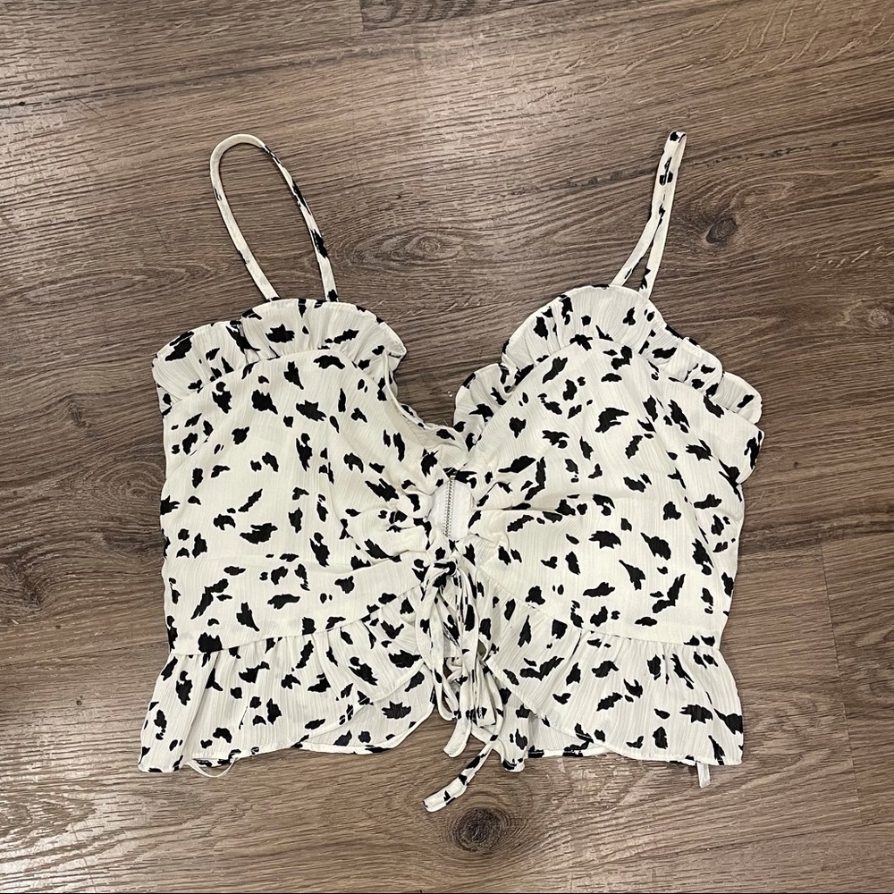 White / black crop tank